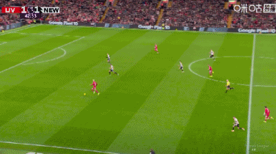 第43分钟，三分钟两球，埃基蒂克低射远角梅开二度，利物浦2-1纽卡