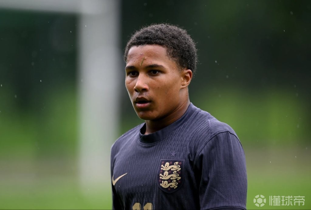 记者：巴萨基本敲定诺维奇16岁边锋塔瓦雷斯，只差球员签字